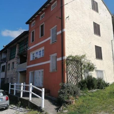 Vila La Casa Sotto Il Pino Torrebelvicino Exteriér fotografie